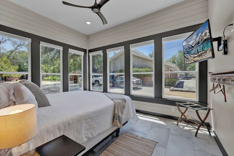 Bedroom 4, Historic Gem Near Schlitterbahn, Comal