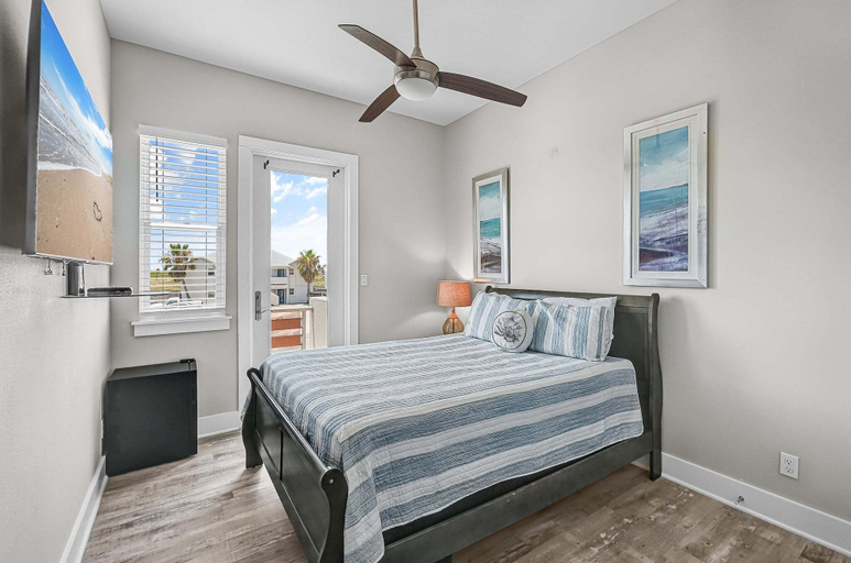 Bedroom 3, Waterfront Condo With Rooftop + Pool + Boat Slips, Nueces