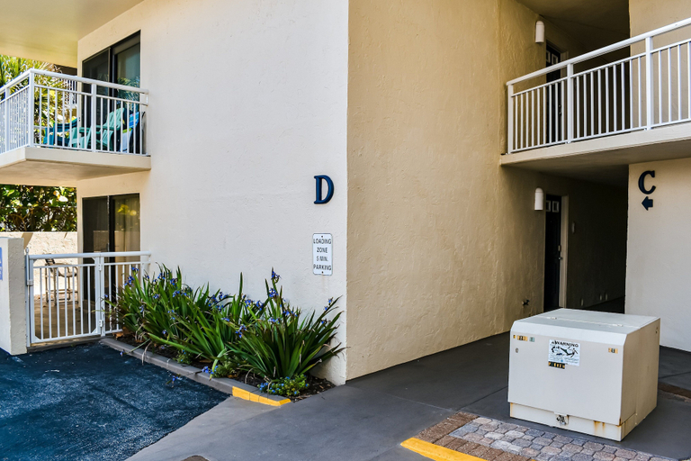 Property grounds, Seaward D-102, Volusia