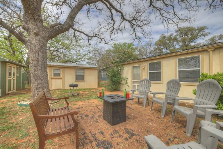 Others 5, Grape Getaway Haus, Gillespie