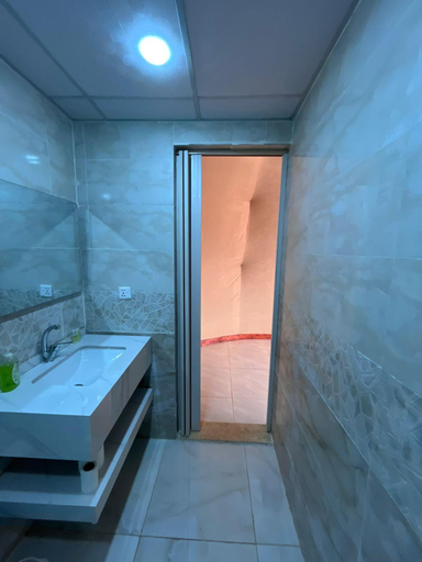 Bathroom 3, Wadi Rum camp, Quaira