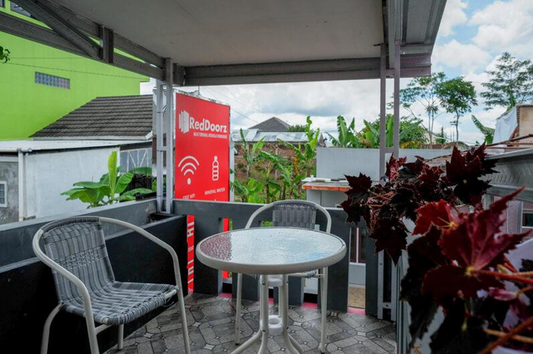 Public Area, RedDoorz near Terminal Mendolo Wonosobo, Wonosobo