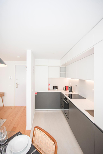 Others 5, Liiiving in Porto - Modern & Glam Apartment J, Porto