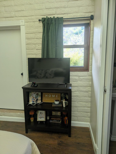 Others 3, Rustic Rooms by Kings Canyon & Sequoia National Parks, Fresno