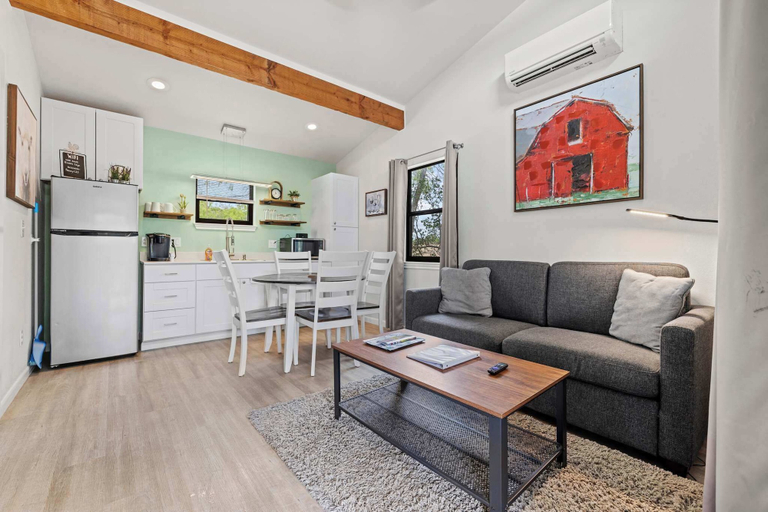 Living area 3, Verbena Waterfront With Hot Tub, Gillespie