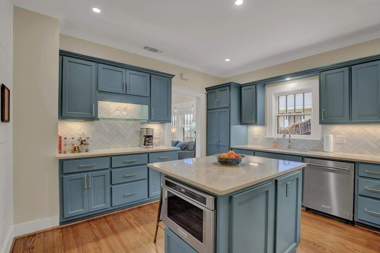 Private kitchen 5, Charming Craftsman Home!-2 Blks From Main St!, Gillespie
