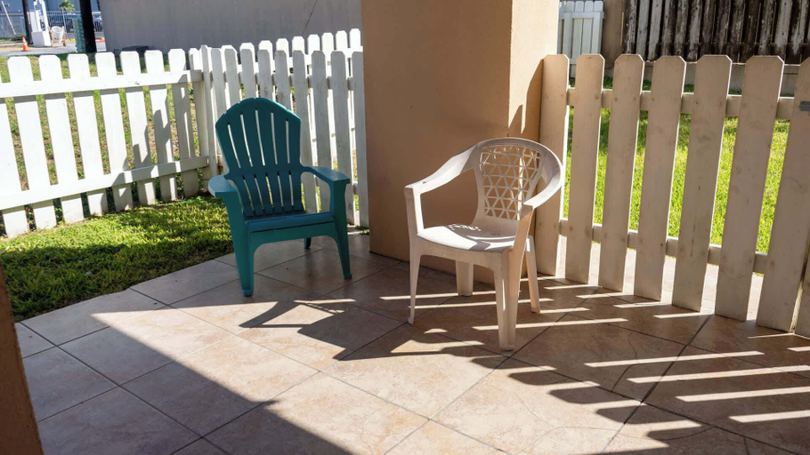 Others 5, 4 Bedroom 2 Level Home - 50 Yards From Beach, Cameron