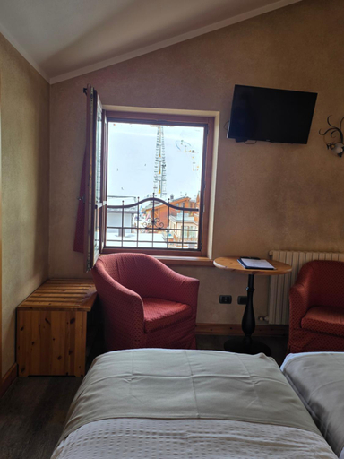 Bedroom 2, Hotel La Pastorella, Sondrio