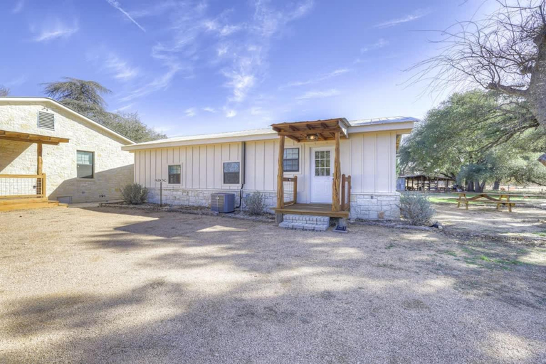 Exterior & Views 1, Olive St Ranch with HotTub-Grill and Party Barn, Gillespie