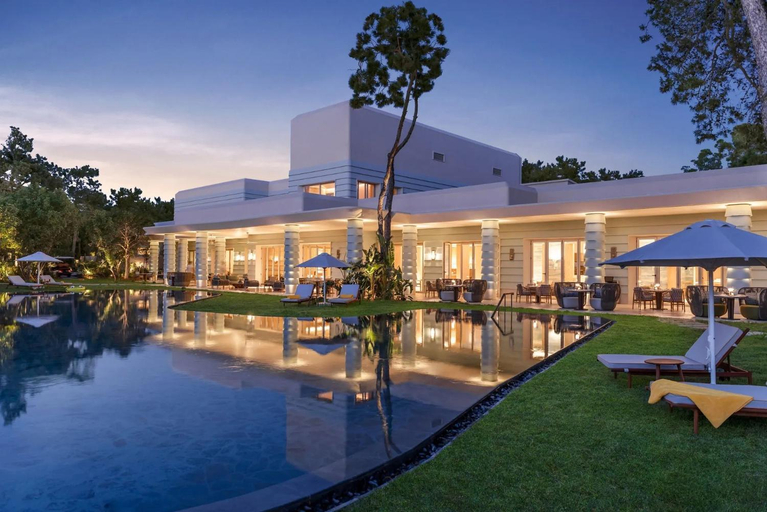 Exterior & Views