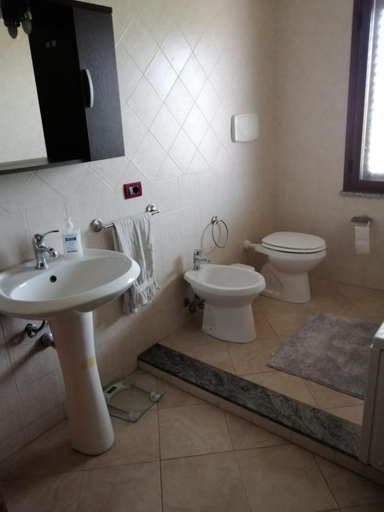 Bathroom, LA Tavola Ristorante Pizzeria Da Rino & Figli, Cagliari