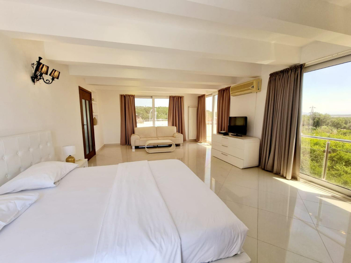 Bedroom 2, Le Domaine paradise