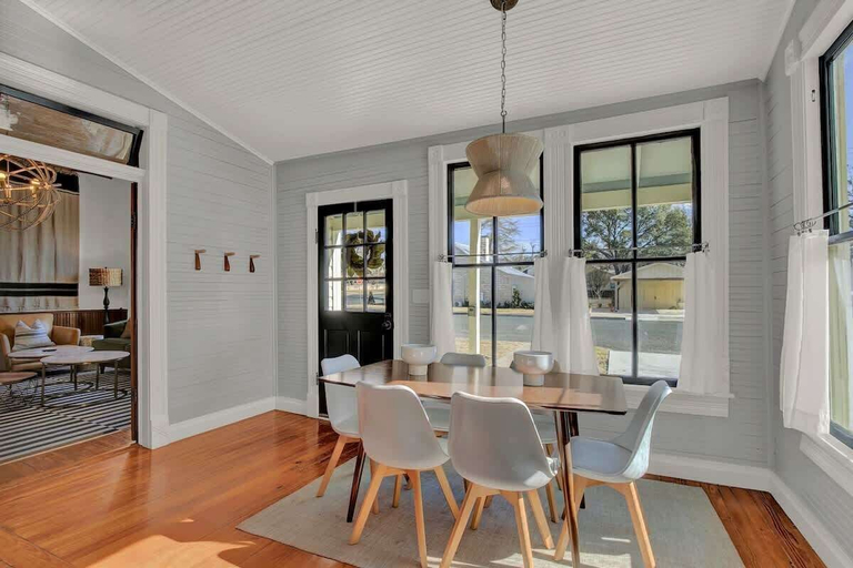 Dining 2, Gorgeous Home 1 Blk From Main With Hot Tub & Fire Pit!, Gillespie