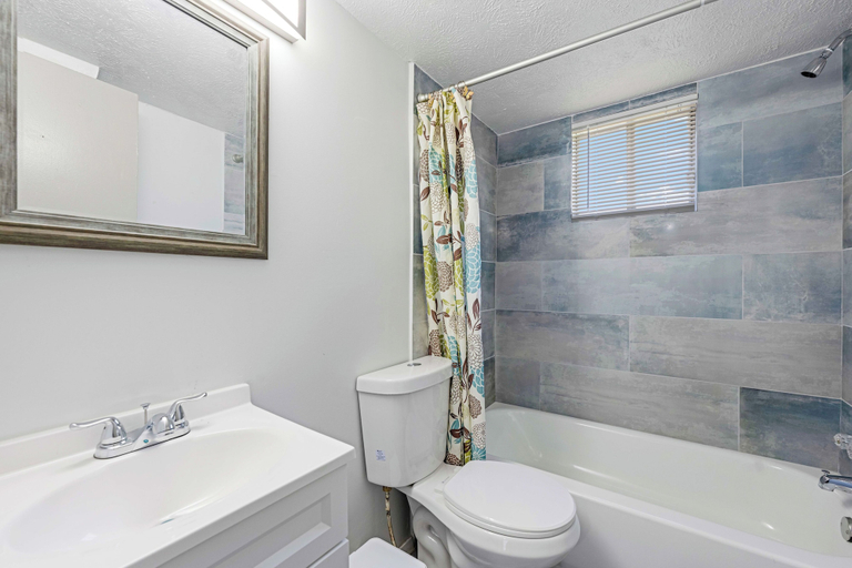 Bathroom 3, Leandro Apartments, Dallas