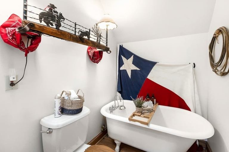Bathroom 2, Texas Charm Texana - 15 min Walk to Main, Gillespie