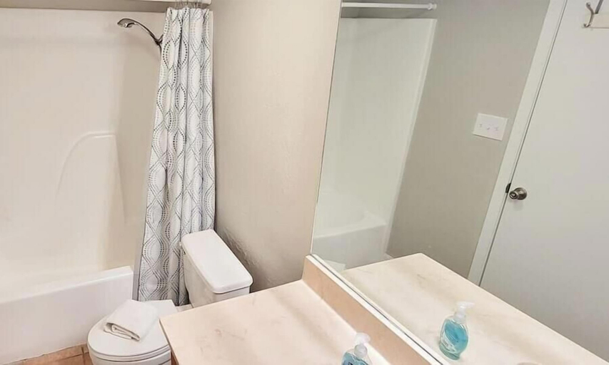 Bathroom 3, Resort-like Beachfront - Heated Pool, Cameron