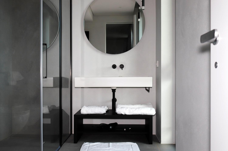 Bathroom 4, Villa Acquariva Private Heated Pool & Gulf View Salo, Brescia