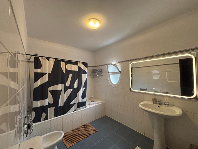 Bathroom, Bela Vigia, Calheta