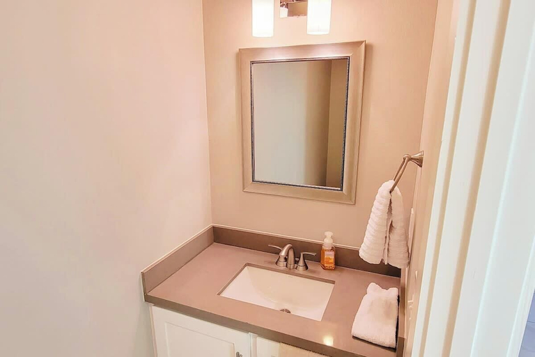 Bathroom 3, Bungalow Tarvana #2, Cameron
