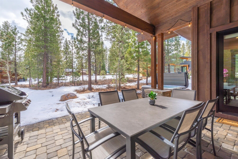 Outdoor dining 4, Schaffer's Mill - Chaparral 4 Bedroom Home, Placer