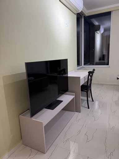 Others 4, Maira Apartment, Beratit