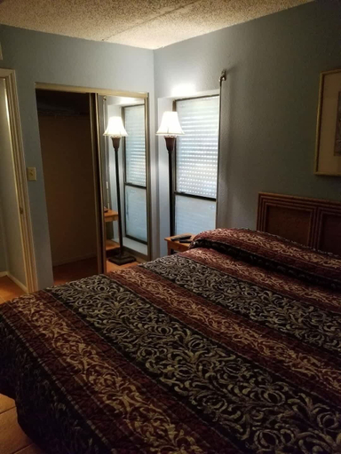 Bedroom 3, Heart of Entertainment District Pet Friendly, Cameron