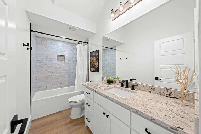Bathroom 3, Hill Country Escape W/views Plus, Hot-tub and Pet Friendly!, Gillespie