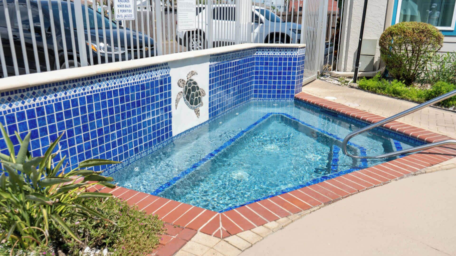 Sport & Beauty 5, Direct Beach & Brand New Inside Pool Beachfront, Cameron