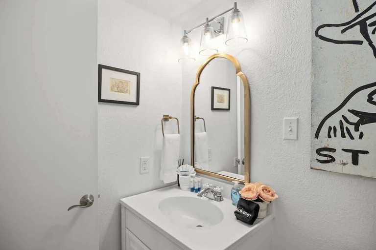 Bathroom 2, Hochland Haus, Kendall