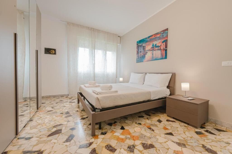 Room 5, Elisa Flat - 15 min from Venice & Wi-Fi, Venezia