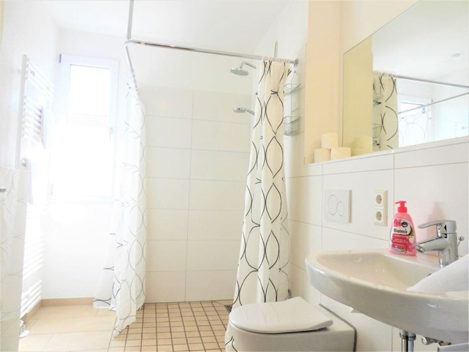 Bathroom 5, Ferienwohnung Badnerstraße L6, Emmendingen