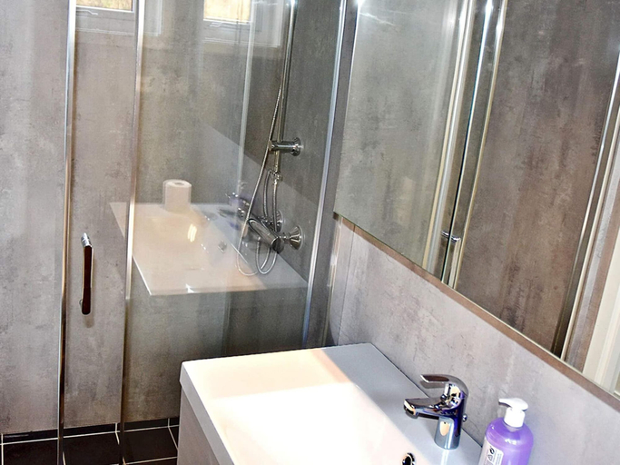 Bathroom 4, 4 Star Holiday Home in Vatne, Haram