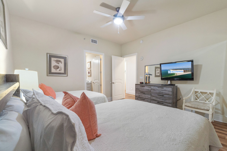 Bedroom 2, Turquoise Place 1908C, Baldwin