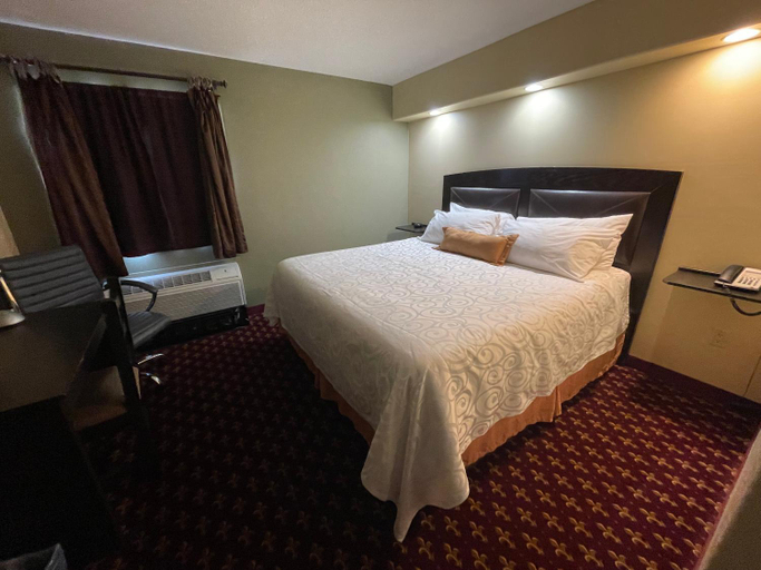 Bedroom 4, Northern Greens Resort and Conference Centre, Division No. 14