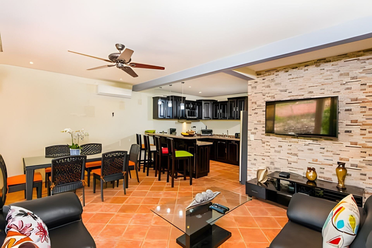 Food & Drinks, Coco Sunset Hills 52, Carrillo