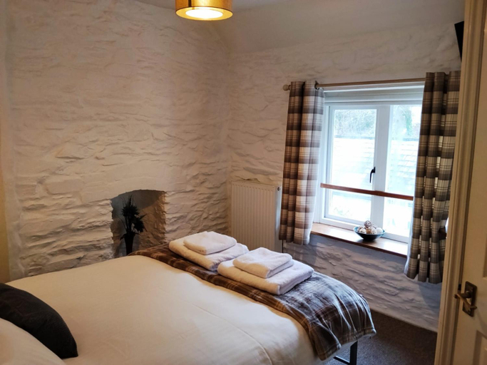 Bedroom 2, The Rockford Inn, Devon