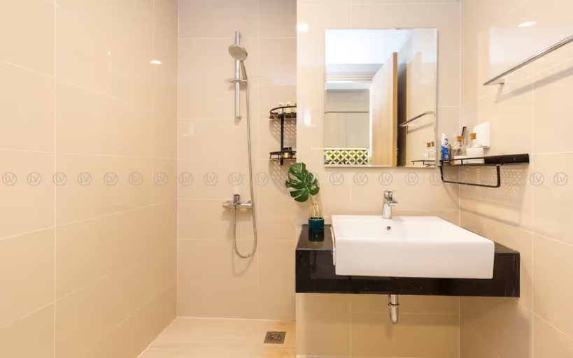 Bathroom 5, LaLa Botanica Premier Residence, Tân Bình