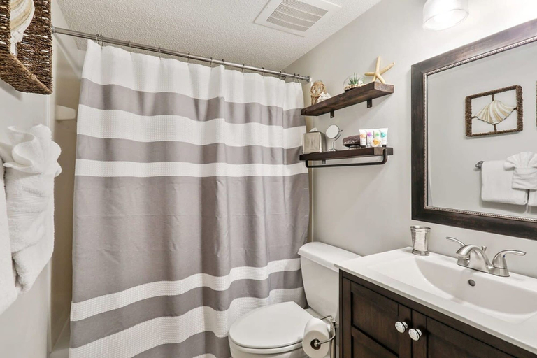 Room 5, Sandy Key 635 2 BD 2BH 6th Floor, Escambia