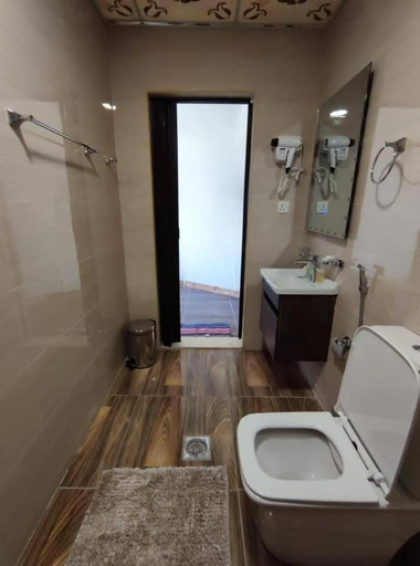 Bathroom 2, ROYAl WADI RUM CAMP, Quaira