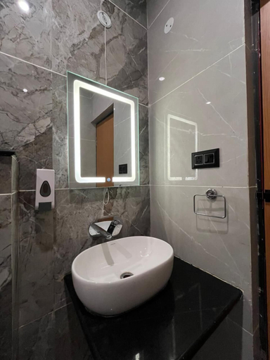 Bathroom 3, Sunrise Vista Inn, Kaushambi