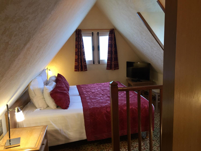 Bedroom 2, Hotel la Croix Blanche, Manche