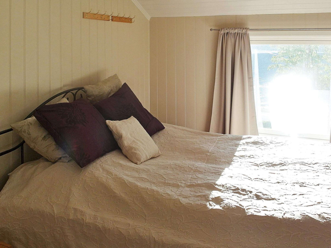 Bedroom 1, Holiday Home in Arnøyhamn, Skjervøy