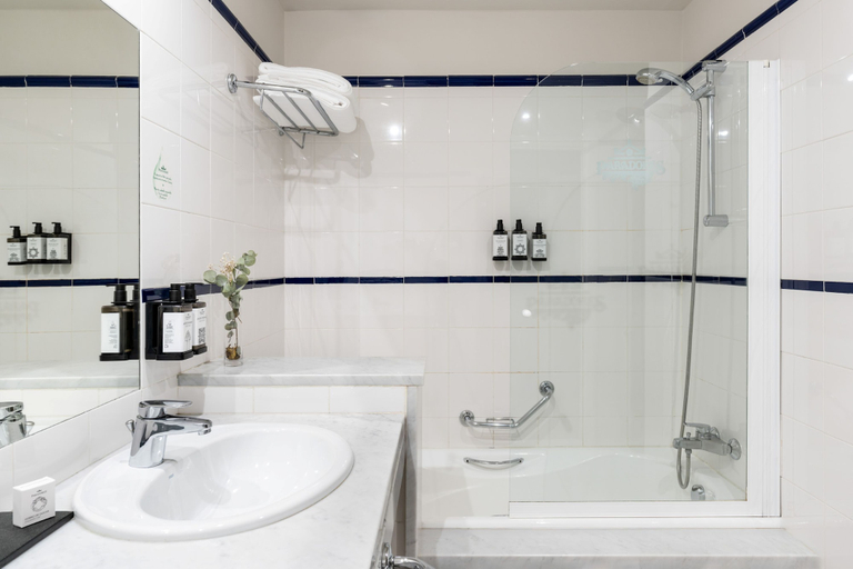Bathroom 4, Parador de Fuente Dé, Cantabria