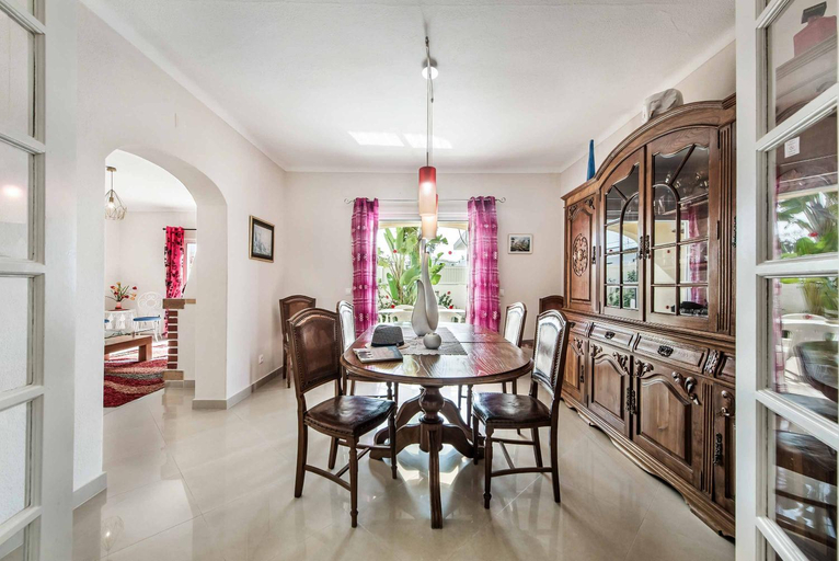 Others 5, Villa Girassol, Albufeira