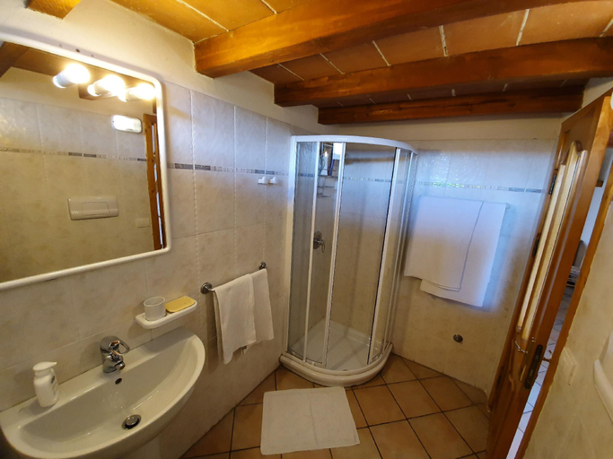 Bathroom 4, Agriturismo L'Urteia, Piacenza