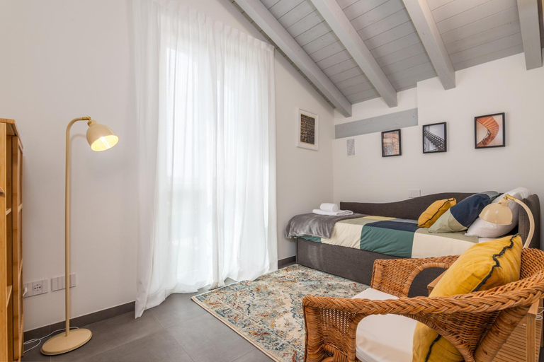 Bedroom, Green Lodge, Novara