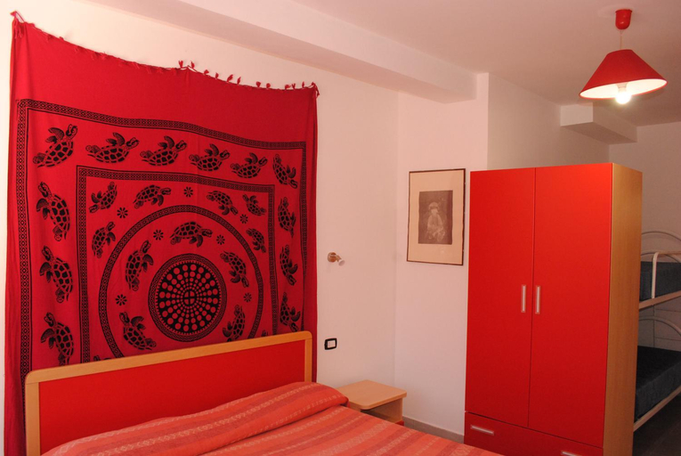 Bedroom 3, White Beach BeB, Syracuse