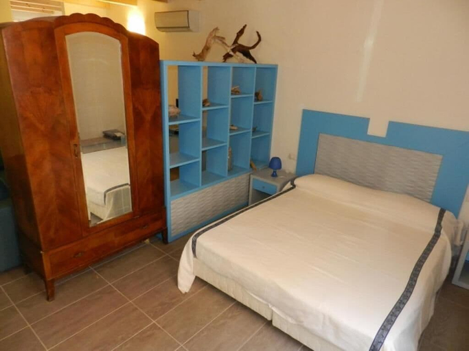Room 2, RESIDENZA CUNTIN, Carbonia-Iglesias