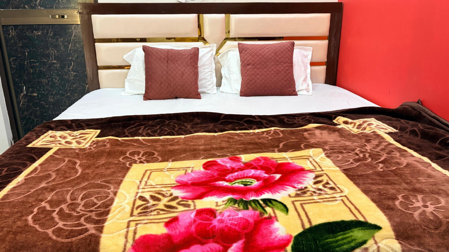 Room 3, The Saroj Palace, Faizabad