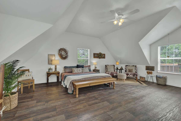 Bedroom, Cactus Flower Treehouse-pet Friendly-hill Country Views!, Kendall